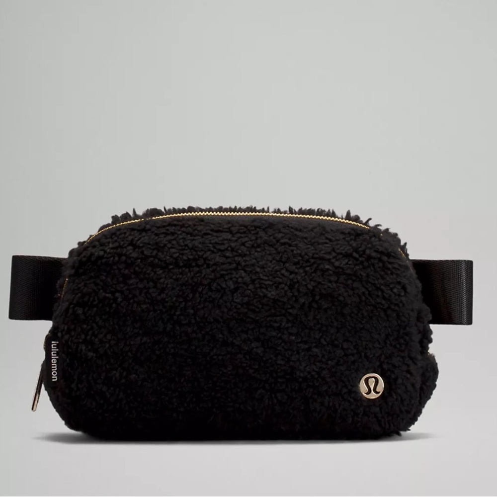 Lululemon Fleece black everywhere belt bag